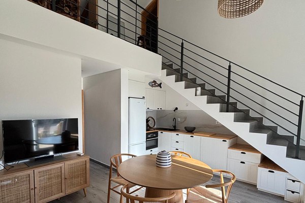 Loft - Wohnraum mit doppelter Höhe und Empore, Odeceixe