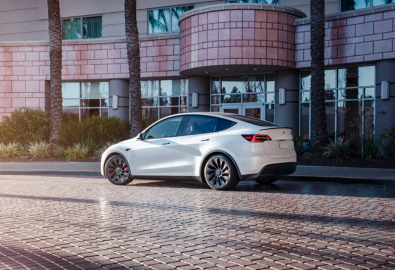 Tesla Model Y - transfer électrique premium Costa Vicentina